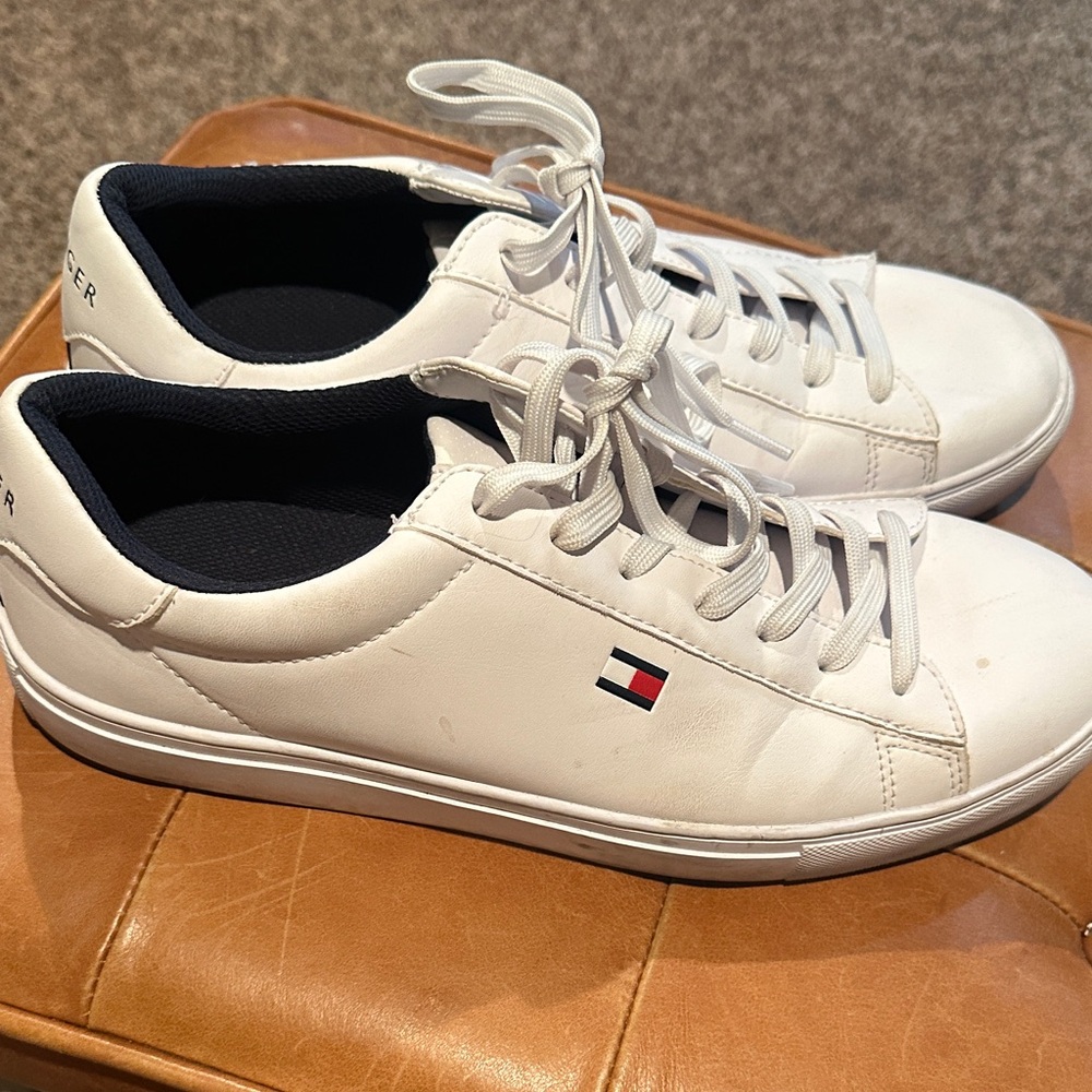 Tommy Hilfiger Men's Classic White Sneakers - Picture 3 of 13